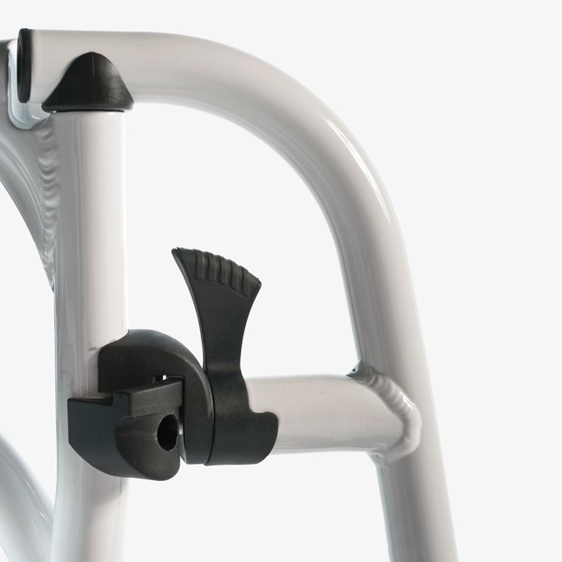 スイングアウェイ レッグレスト - 70° または 80°