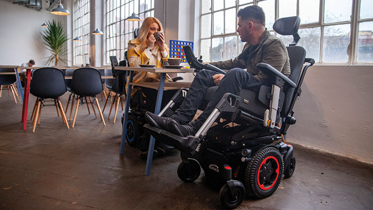 Quickie Q300 M ミニ | Sunrise Medical